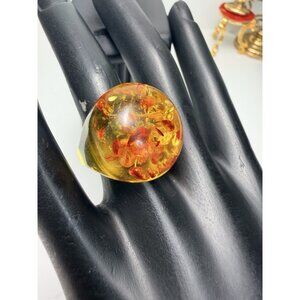 Vintage Lucite Statement Ring Sz 6 Amber Yellow Embedded Design Retro